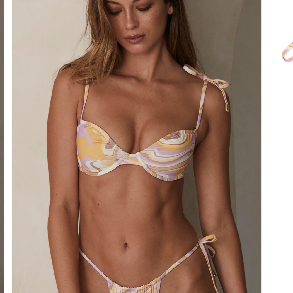 Monday swimwear ISLA MUJERES TOP - ITALIAN ICE